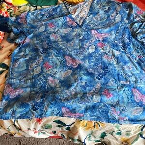 XXL scrub top, super pretty no longer needed.